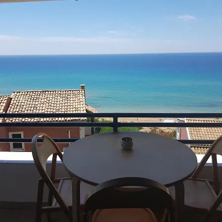 Captivating 1-Bed Apartment In Glifada Apartmán